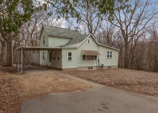 Property at 122 13th St NE, Faribault, MN 55021, 2 beds, 1 bath