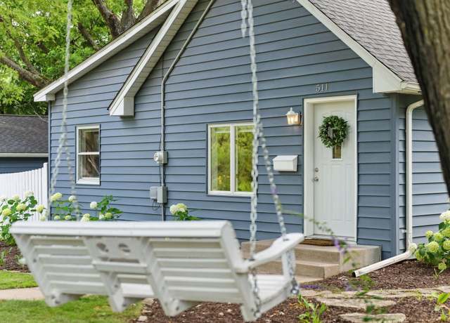 Property at 511 Aspen St W, Stillwater, MN 55082, 2 beds, 1 bath