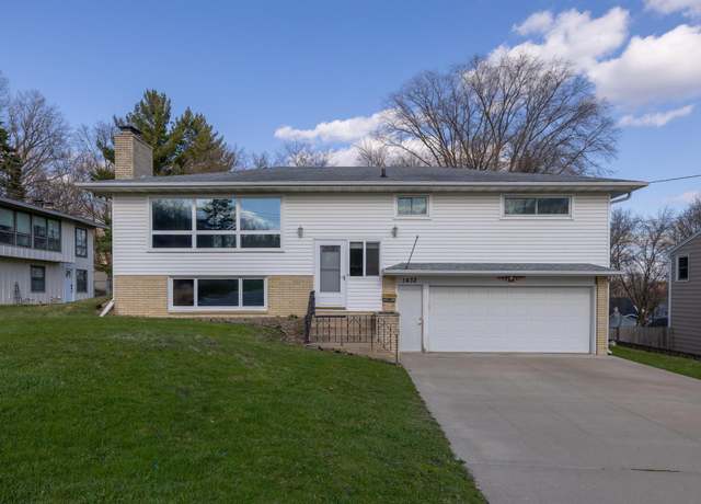 Property at 1432 8th Ave NW, Rochester, MN 55901, 3 beds, 2 baths