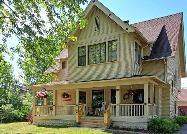 Property at 403 Park Ave, Pine River, MN 56474, 5 beds, 3 baths