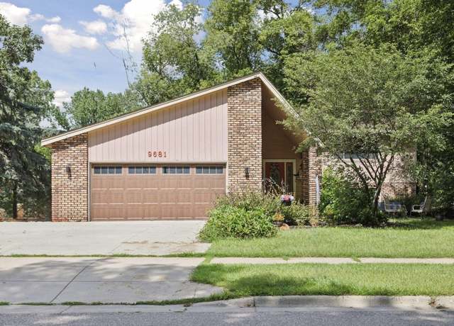 Property at 9681 208th St W, Lakeville, MN 55044, 3 beds, 2 baths