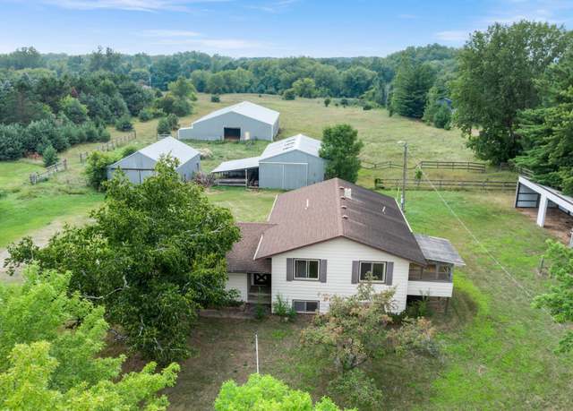 Property at 32360 Roanoke St NW, Cambridge, MN 55008, 3 beds, 2 baths