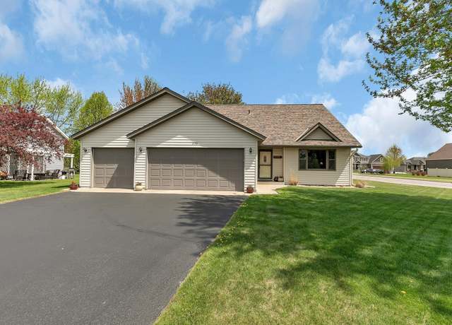 Property at 250 14th Ave N, Sartell, MN 56377, 3 beds, 2 baths