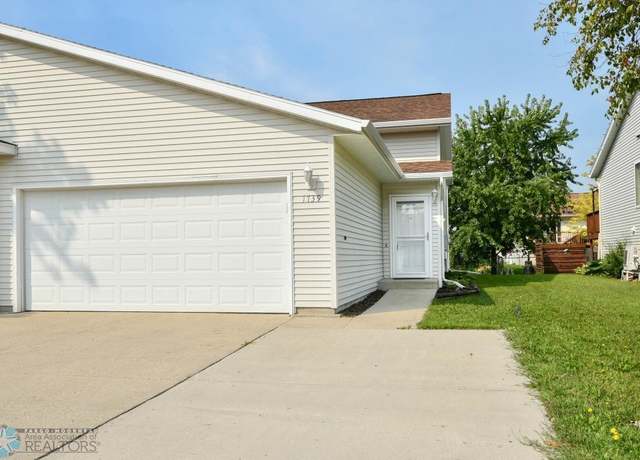 Property at 1739 49th St S, Fargo, ND 58103, 3 beds, 2 baths