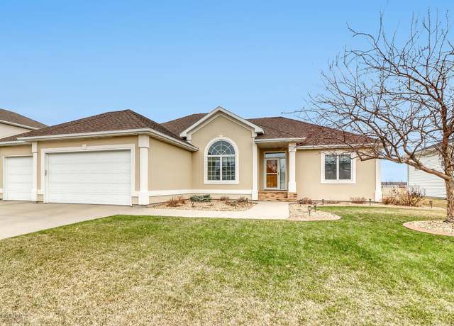 Property at 1040 36th Ave W, West Fargo, ND 58078, 6 beds, 3 baths