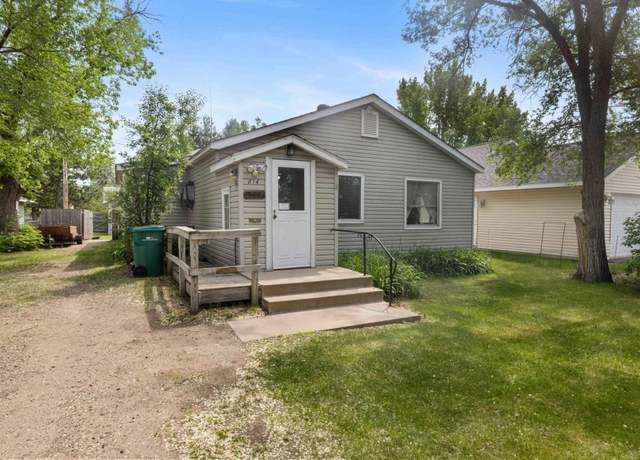 Property at 814 9th Ave NE, Brainerd, MN 56401, 4 beds, 1 bath