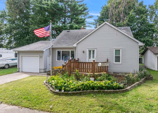 Property at 327 2nd St NW, Blooming Prairie, MN 55917, 4 beds, 3 baths