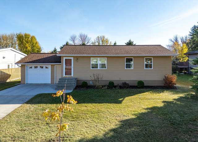Property at 820 Lowell St, Crookston, MN 56716, 2 beds, 1 bath