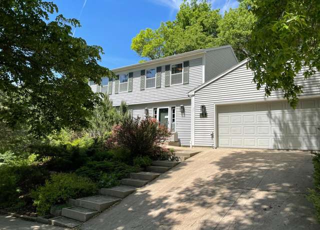 Property at 1007 20th St NW, Rochester, MN 55901, 4 beds, 3 baths