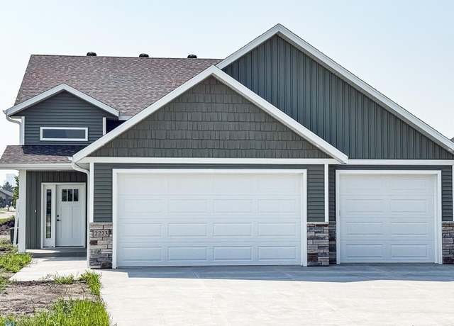 Property at 2223 43rd St S, Moorhead, MN 56560, 4 beds, 3 baths