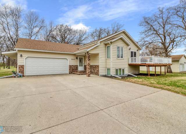 Property at 5917 Elm St N, Moorhead, MN 56560, 3 beds, 3 baths