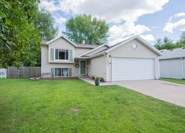 Property at 3452 19th St S, Fargo, ND 58104, 4 beds, 2 baths