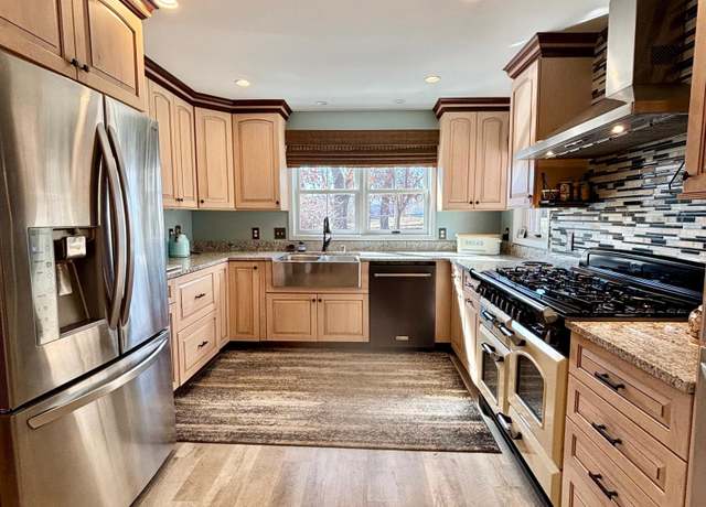Property at 709 Riverside Dr N, North Hudson, WI 54016, 4 beds, 2 baths