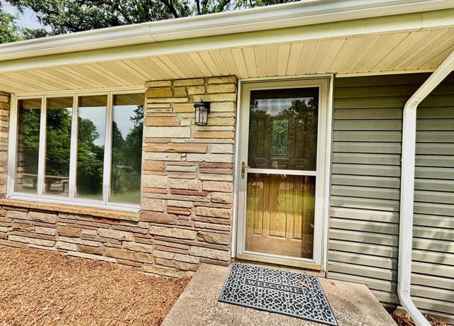 Property at 5718 113th Ave N, Champlin, MN 55316, 3 beds, 2 baths