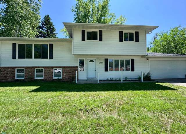 Property at 1815 20th Ave S, Moorhead, MN 56560, 3 beds, 2 baths