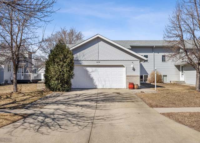 Property at 1452 14th St E, West Fargo, ND 58078, 4 beds, 3 baths