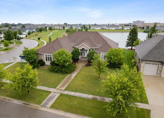Property at 1811 7th St E, West Fargo, ND 58078, 6 beds, 4 baths