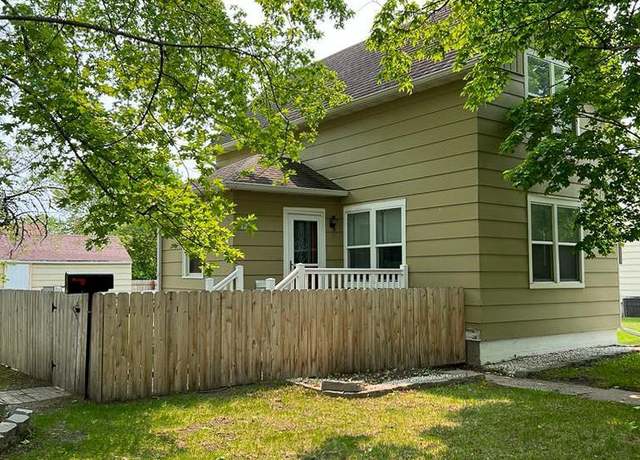 Property at 120 Merriam Ave N, Thief River Falls, MN 56701, 2 beds, 1 bath
