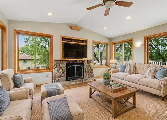 Property at 6244 Edgemont Blvd N, Brooklyn Park, MN 55428, 4 beds, 4 baths
