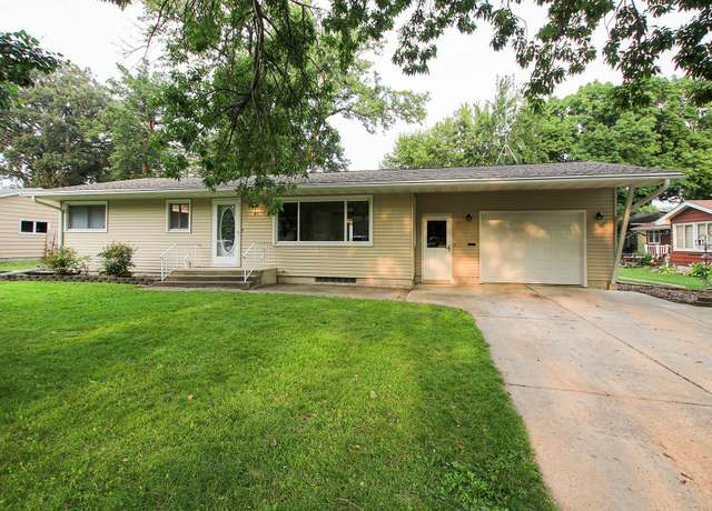Property at 415 Fischer St SW, Hutchinson, MN 55350, 3 beds, 1 bath