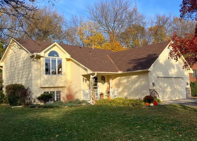 Property at 6911 Country Ln, Rockford, MN 55373, 5 beds, 2 baths