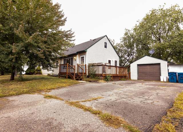 Photo of 2 Inner Dr, Circle Pines, MN 55014
