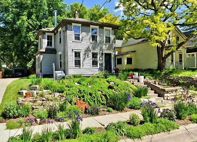 Property at 919 6th Ave S, Stillwater, MN 55082, 3 beds, 2 baths