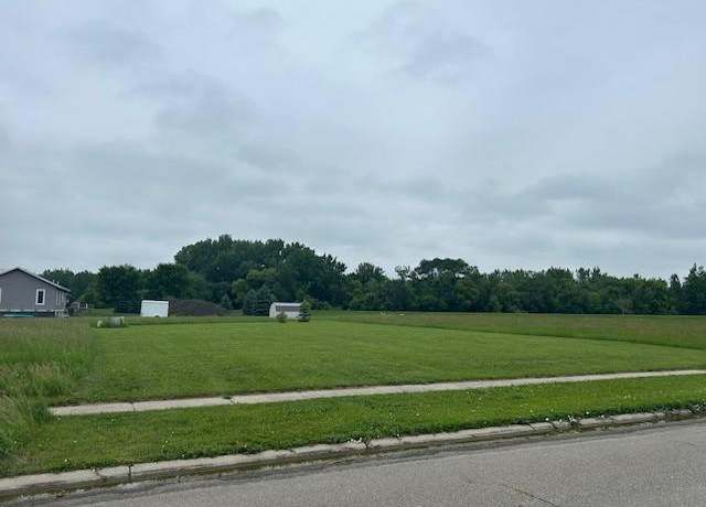 Property at 1103 Esther Cir, Marshall, MN 56258
