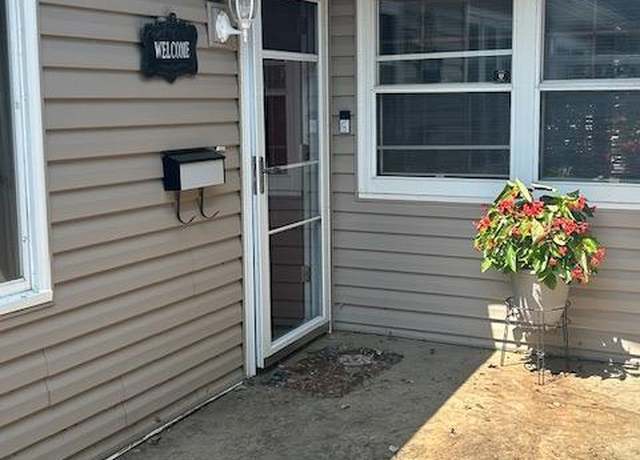 Property at 1502 Franklin Ln, Anoka, MN 55303, 2 beds, 2 baths