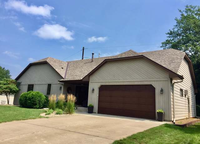 Property at 1688 Chatham Ave, Arden Hills, MN 55112, 4 beds, 3 baths