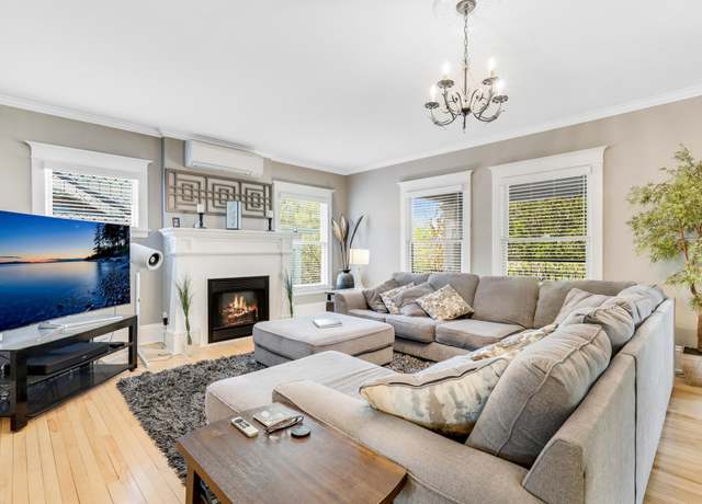 Property at 1909 Fremont Ave S #201, Minneapolis, MN 55403, 3 beds, 2 baths