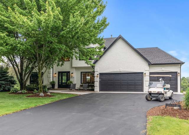 Property at 2624 Lakeview Dr, Shakopee, MN 55379, 4 beds, 4 baths