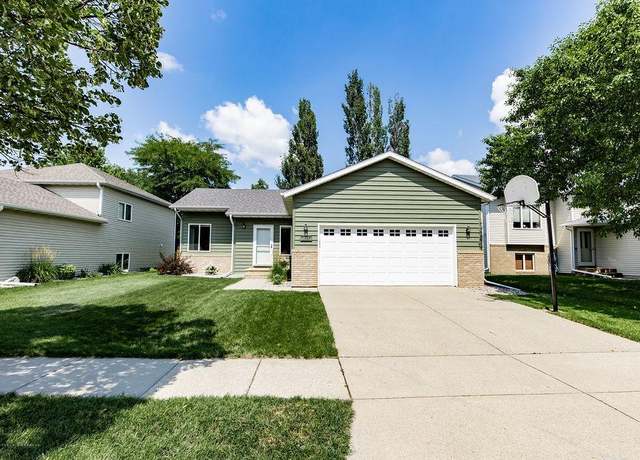 Property at 1525 29th Ave S, Fargo, ND 58103, 4 beds, 2 baths