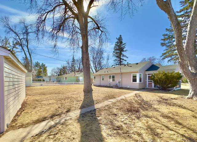 Property at 3026 Perry Ave N, Golden Valley, MN 55422, 3 beds, 2 baths