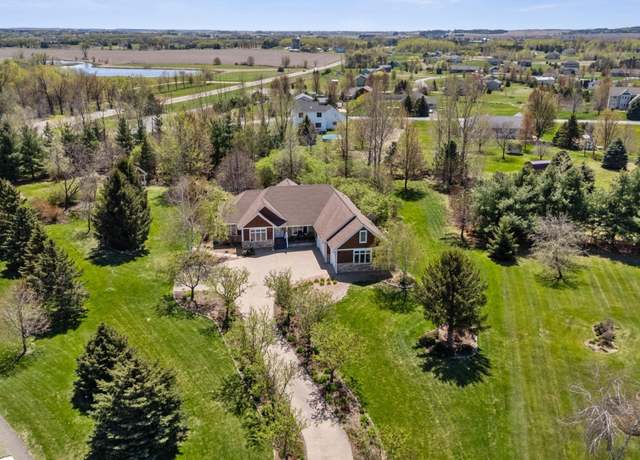 Property at 1280 146th Ave, New Richmond, WI 54017, 5 beds, 3 baths