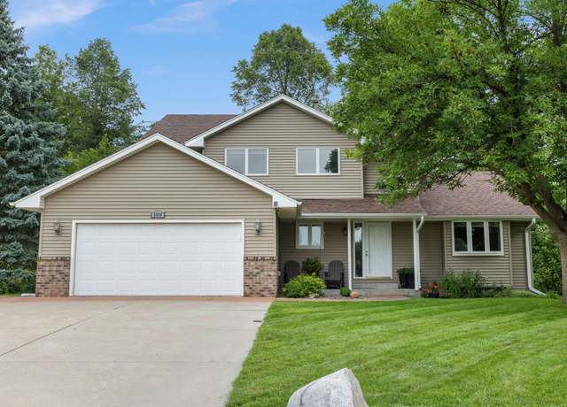 Property at 5900 W 134th St, Savage, MN 55378, 4 beds, 3 baths