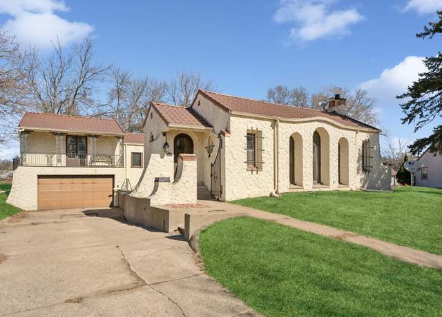 Property at 4322 Shoreline Dr, Robbinsdale, MN 55422, 2 beds, 2 baths