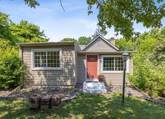 Property at 1335 Briar St, Wayzata, MN 55391, 3 beds, 1 bath
