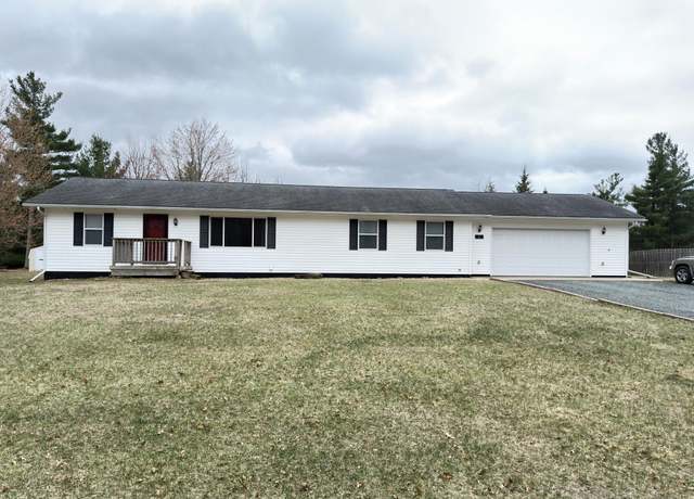 Property at 325 E Harrison Ave, Grantsburg, WI 54840, 3 beds, 3 baths