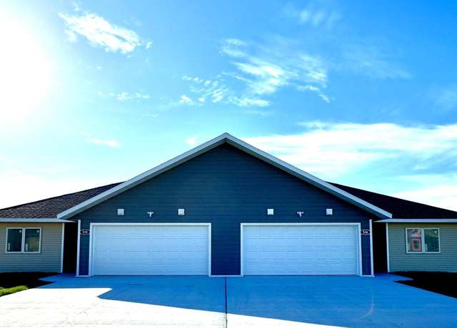 Property at 516 Garfield St SE, Warroad, MN 56763, 3 beds, 2 baths