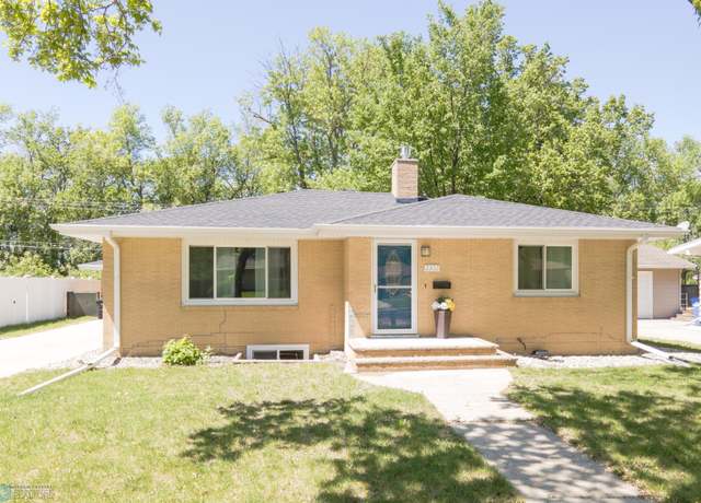 Property at 2302 10th St N, Fargo, ND 58102, 4 beds, 2 baths