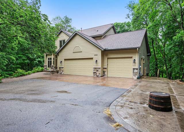 Property at 2425 Peace Cir, Shakopee, MN 55379, 5 beds, 4 baths