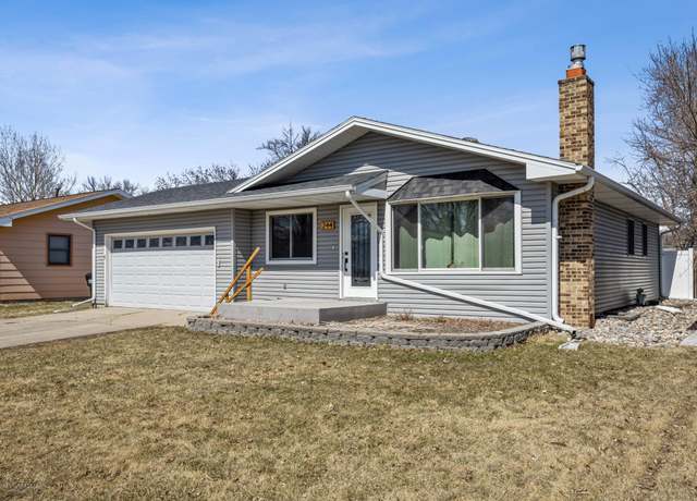 Property at 244 12th Ave W, Fargo, ND 58078, 4 beds, 2 baths