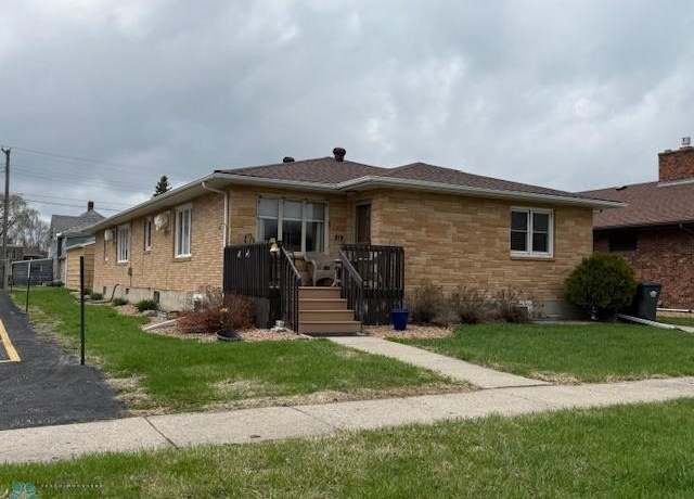 Property at 319 5th St N, Wahpeton, ND 58075, 6 beds, 4 baths