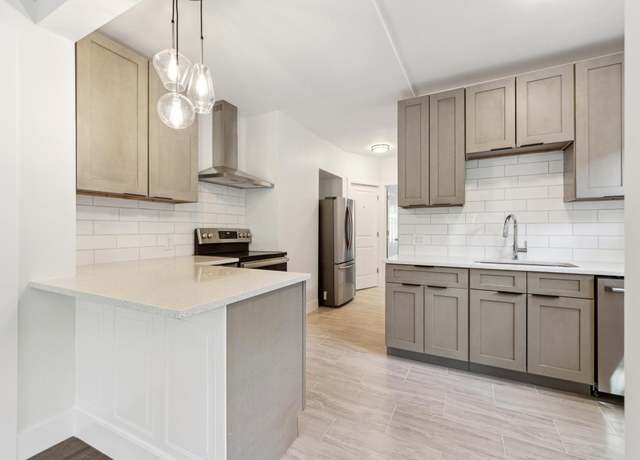Property at 3322 Penn Ave N, Minneapolis, MN 55412, 5 beds, 5 baths