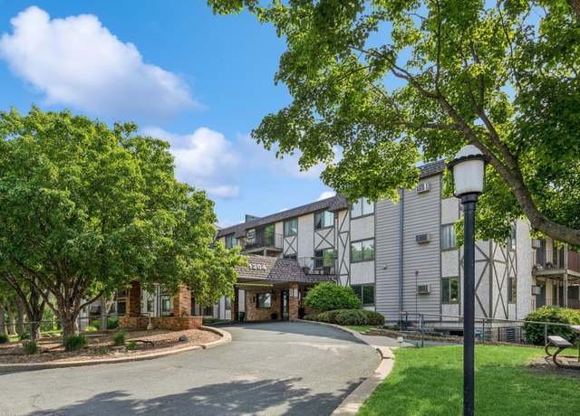 Property at 1304 W Medicine Lake Dr #112, Plymouth, MN 55441, 1 bed, 1 bath