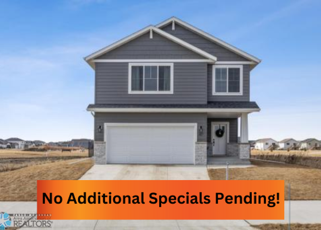 Property at 327 Lionheart Dr, Horace, ND 58047, 3 beds, 3 baths