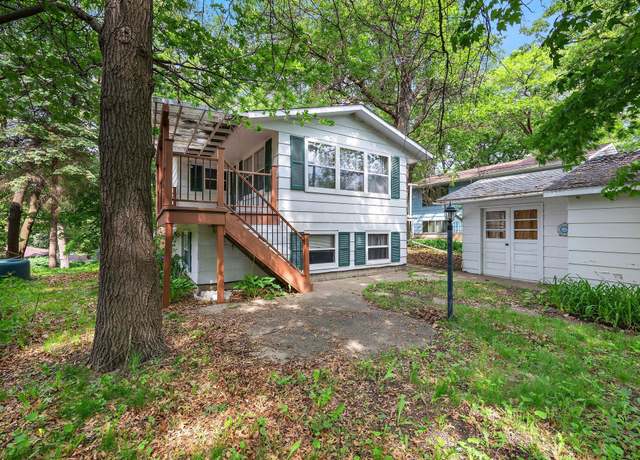 Property at 1716 9th Ave SE, Saint Cloud, MN 56304, 5 beds, 2 baths