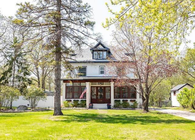 Property at 1144 Summit Ave, Detroit Lakes, MN 56501, 4 beds, 3 baths