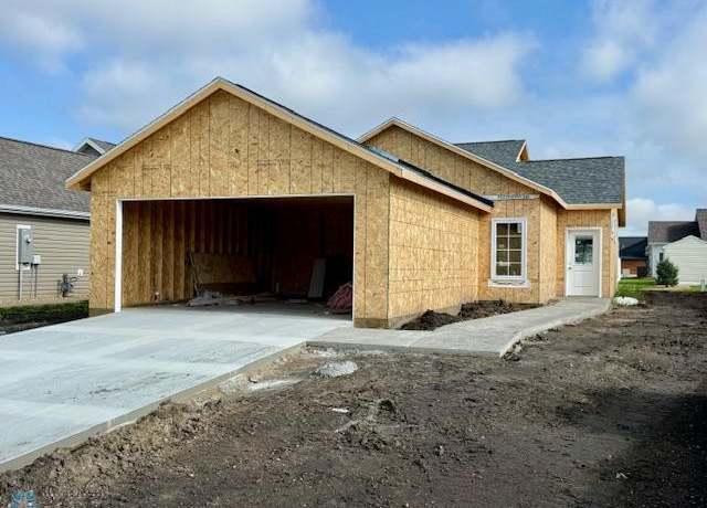 Property at 414 Westview Ln E, West Fargo, ND 58078, 2 beds, 2 baths